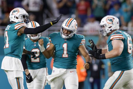 American football players celebrate during a football match