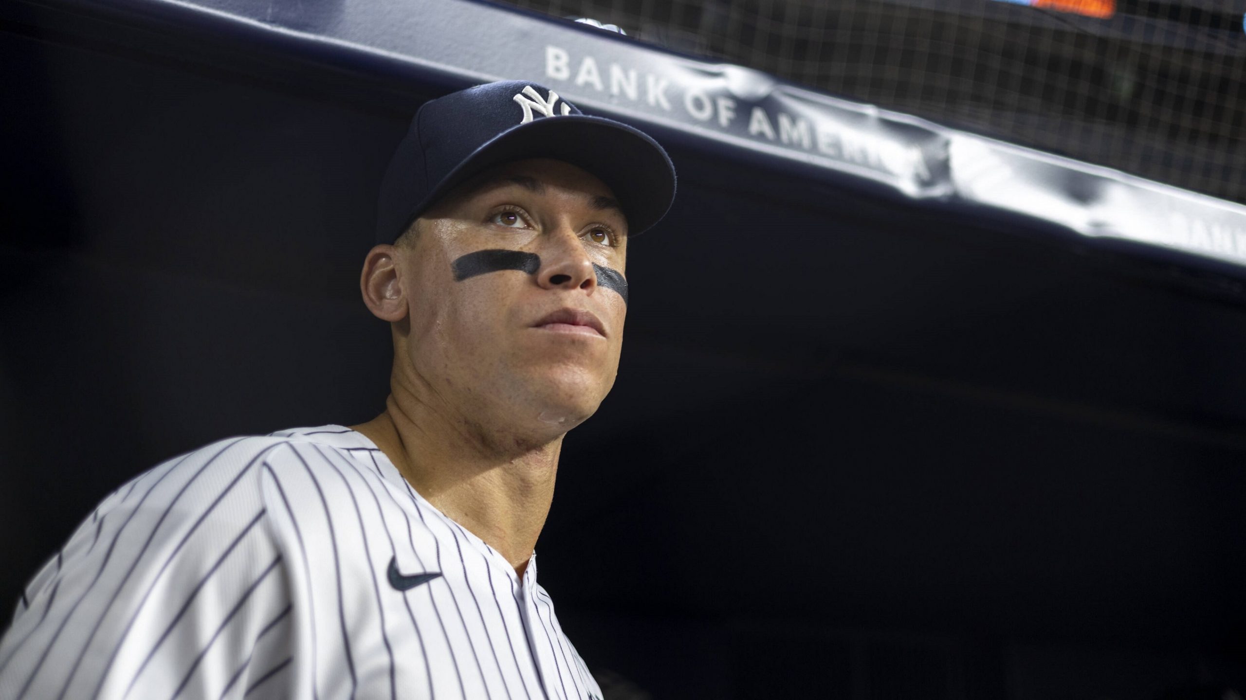 Comparing Aaron Judge's 2022 season to Barry Bonds's 2001 season