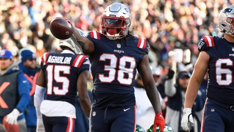 American football player celebrates a winning