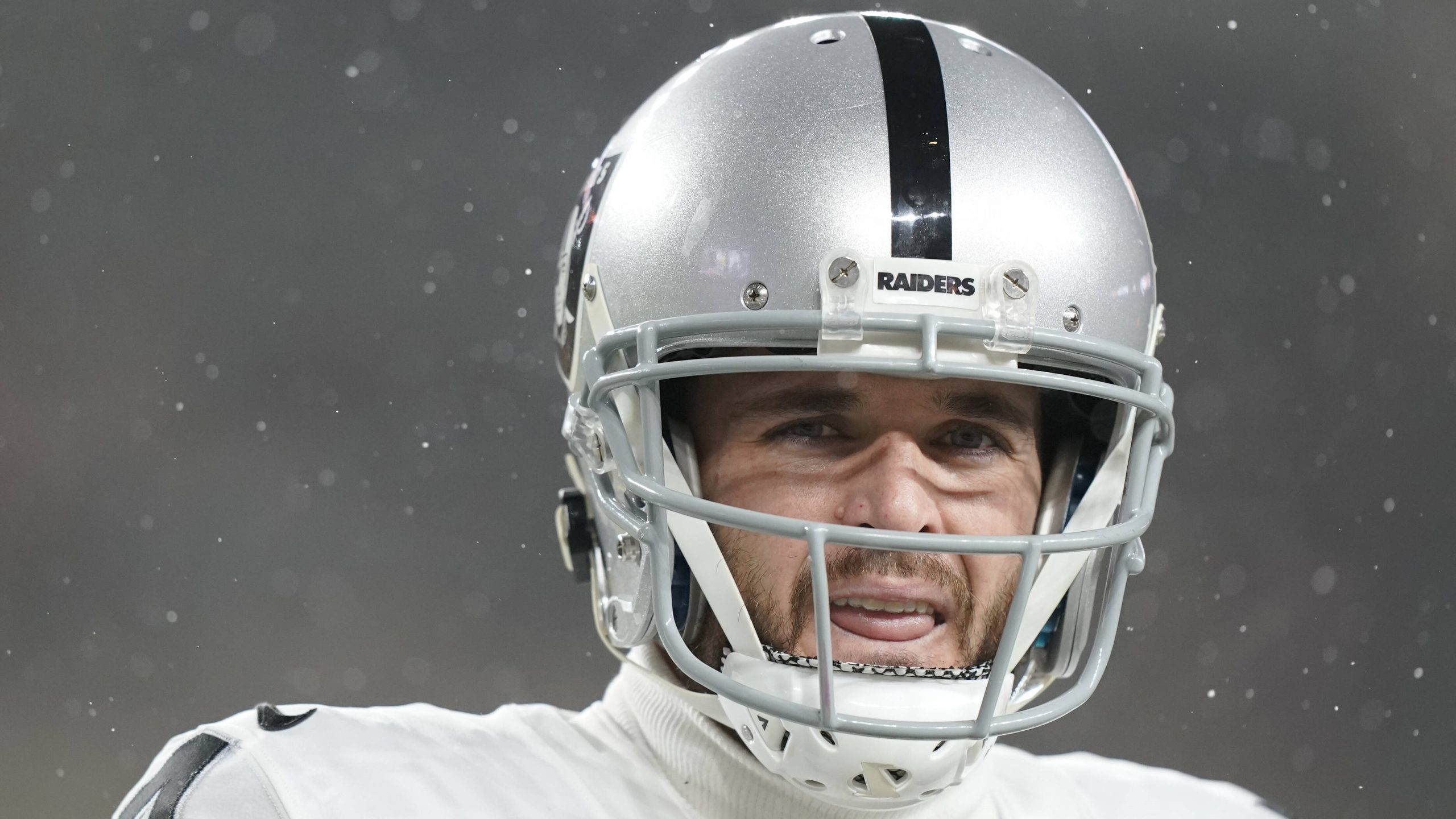 derek carr prop bets